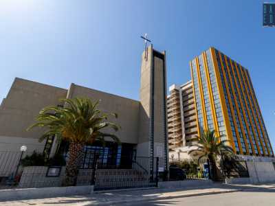 Raggiungiamo infine l�ultimo angolo dell�isolato dove si trova la �nascosta� chiesa di San Sabino
